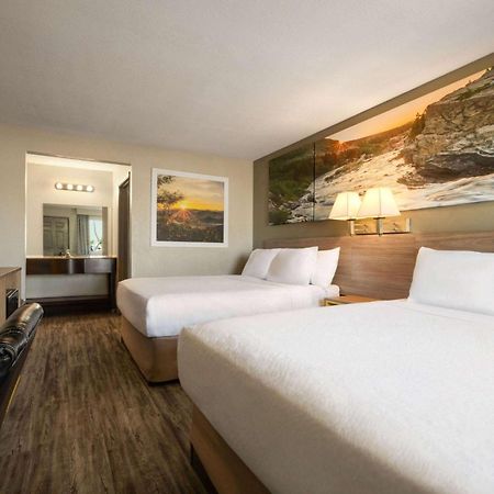 Days Inn By Wyndham Fresno South Exteriör bild
