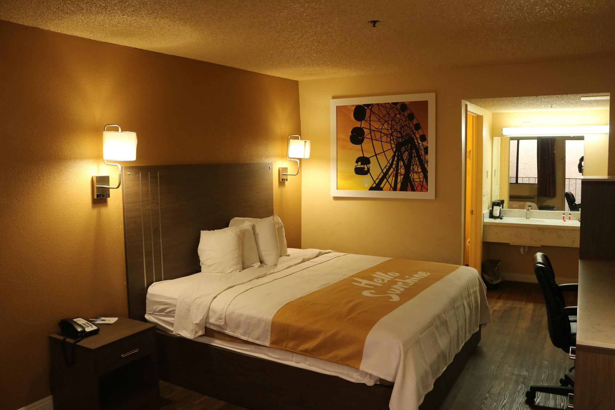 Days Inn By Wyndham Fresno South Exteriör bild