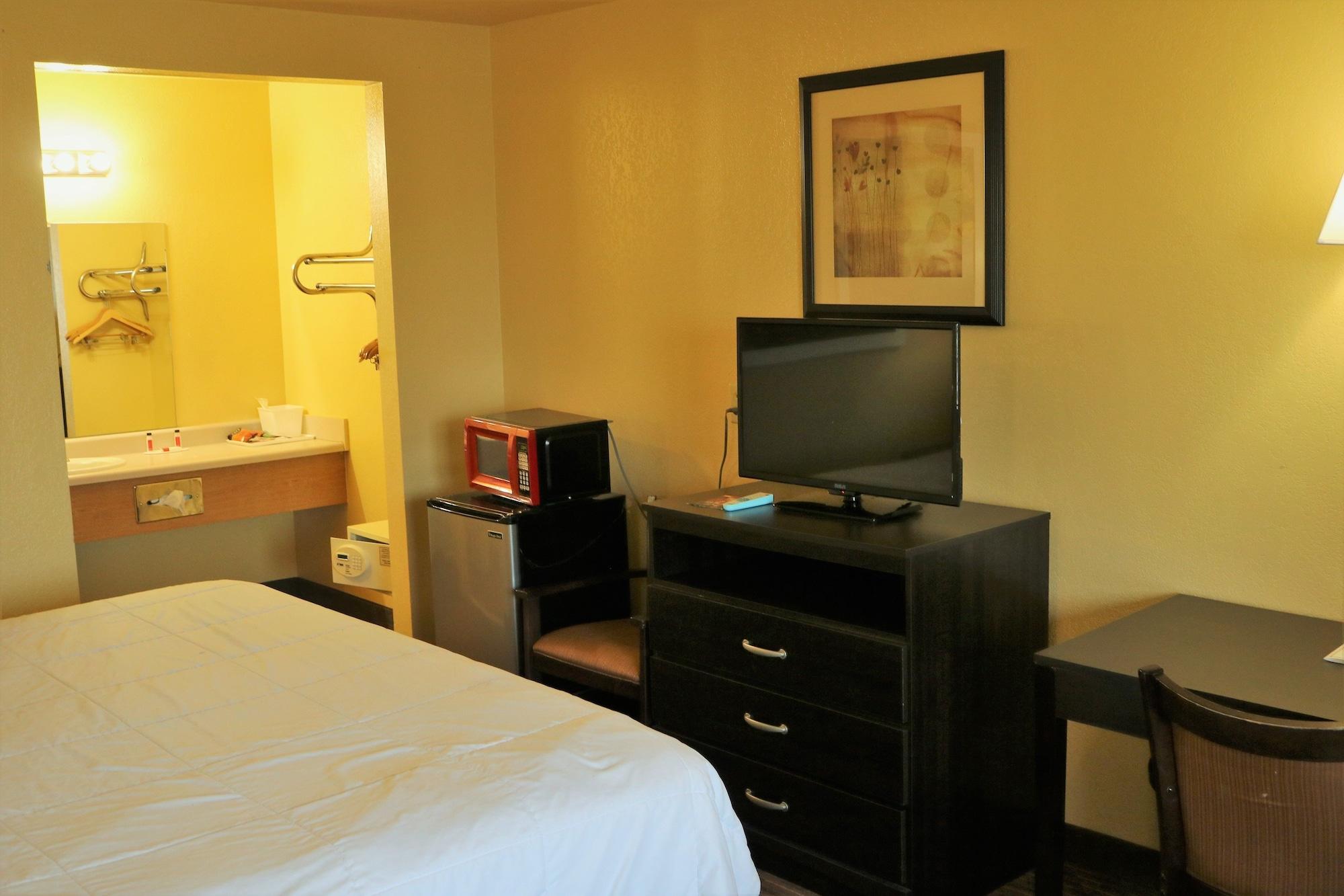 Days Inn By Wyndham Fresno South Exteriör bild