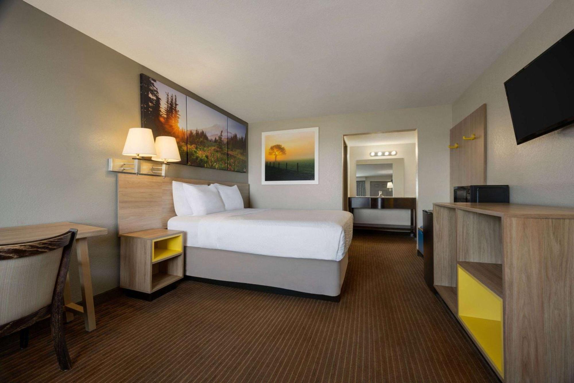 Days Inn By Wyndham Fresno South Exteriör bild
