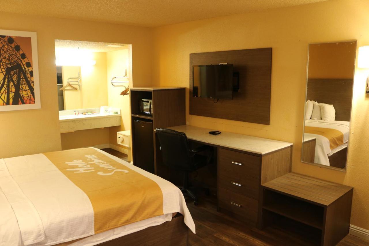 Days Inn By Wyndham Fresno South Exteriör bild
